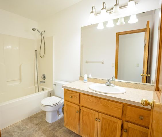 4424 221st Street N, Forest Lake, MN 55025