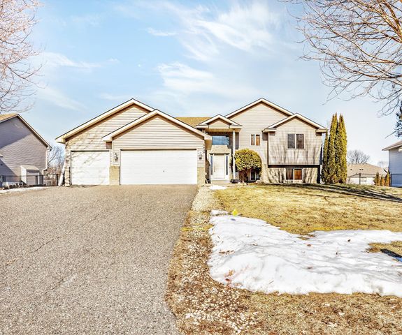 4424 221st Street N, Forest Lake, MN 55025