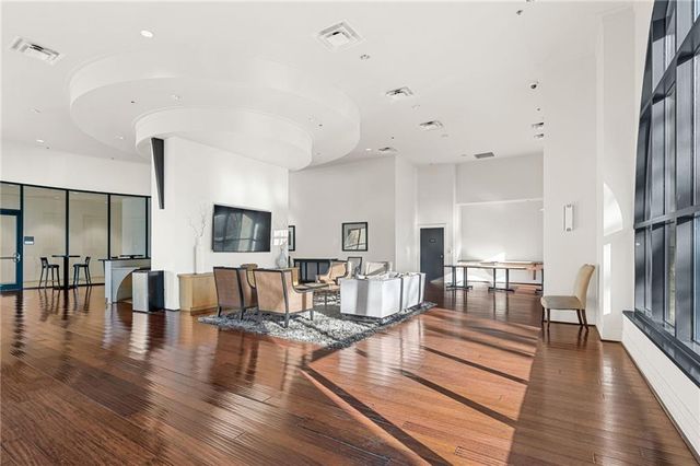 3040 Peachtree NW Road 605, Atlanta, GA 30305