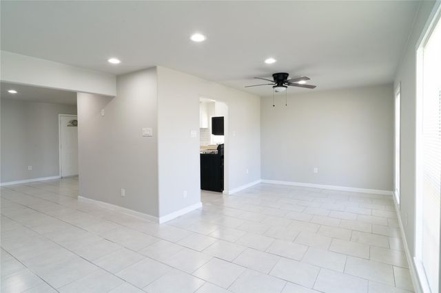 11623 Rowan Lane, Houston, TX 77072