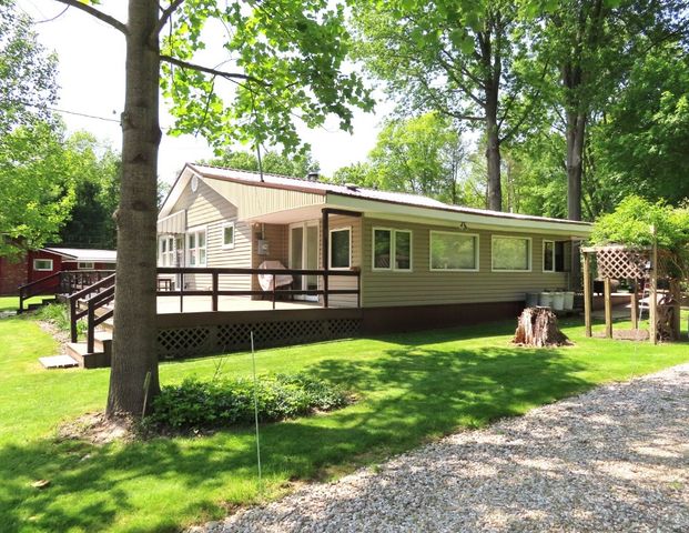 1900 NAVAHO Road, Jamestown, PA 16134