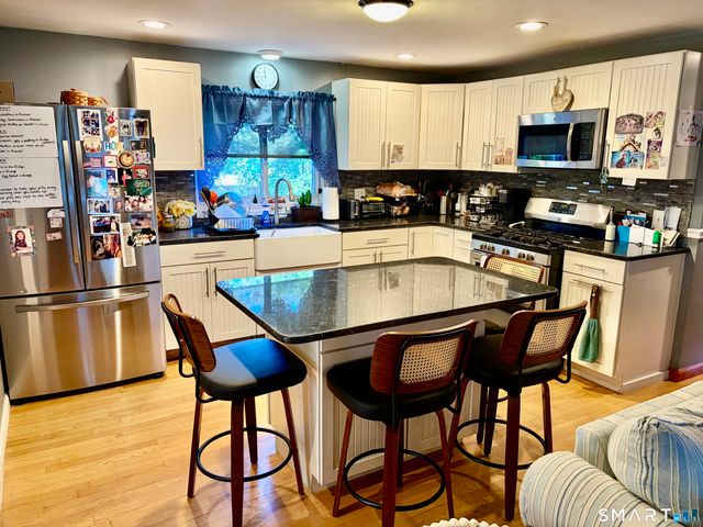 115 Dracut Avenue, Waterbury, CT 06704