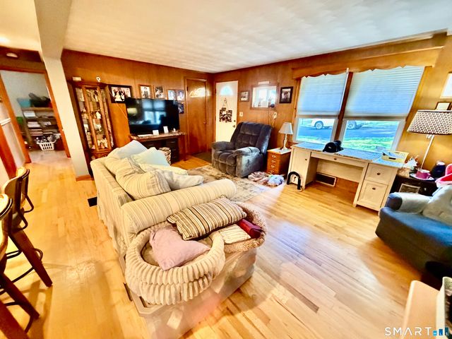 115 Dracut Avenue, Waterbury, CT 06704
