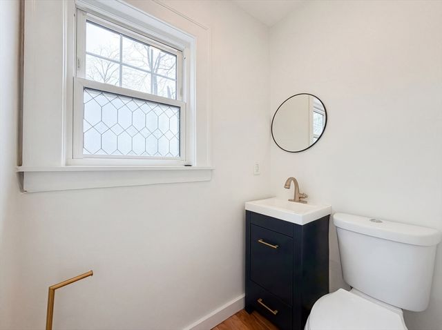 10 Perrot St, Worcester, MA 01602