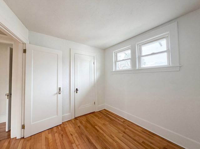 10 Perrot St, Worcester, MA 01602