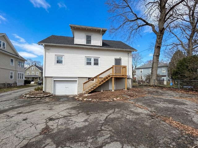 10 Perrot St, Worcester, MA 01602