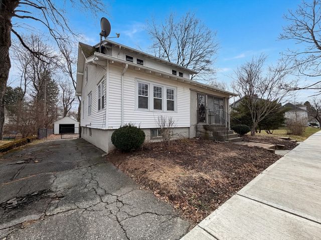 10 Perrot St, Worcester, MA 01602