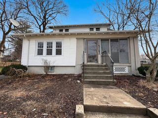 10 Perrot St, Worcester, MA 01602