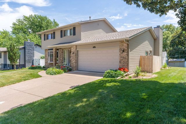 2331 E 33rd Street, Davenport, IA 52807
