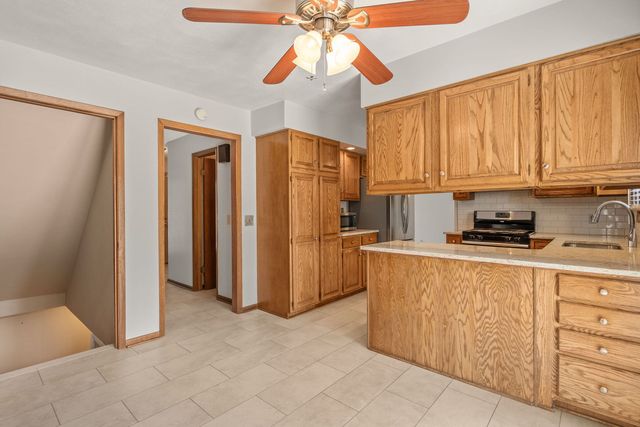 2331 E 33rd Street, Davenport, IA 52807