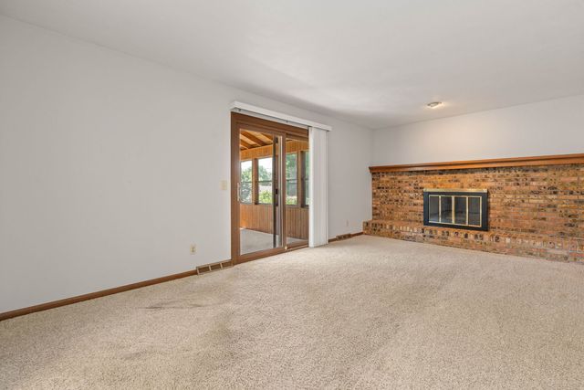 2331 E 33rd Street, Davenport, IA 52807