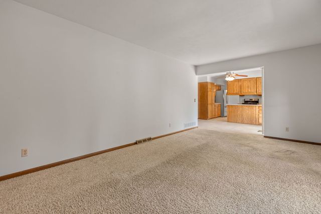 2331 E 33rd Street, Davenport, IA 52807