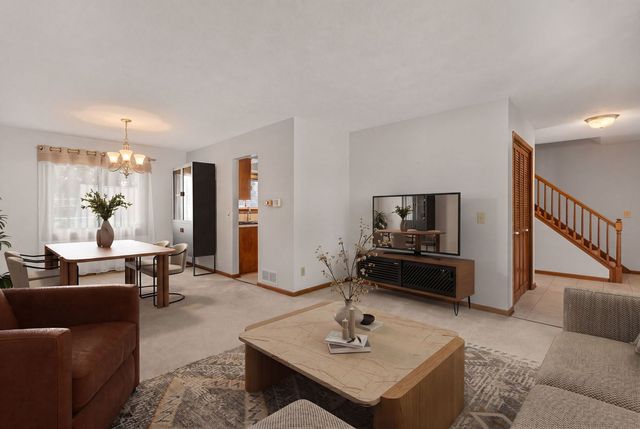 2331 E 33rd Street, Davenport, IA 52807