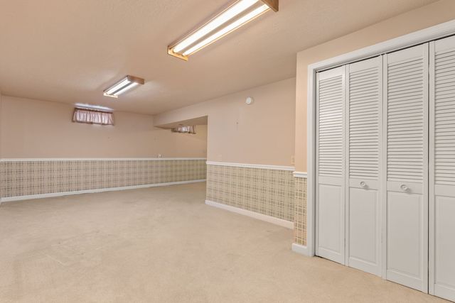 2331 E 33rd Street, Davenport, IA 52807