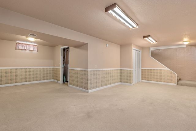 2331 E 33rd Street, Davenport, IA 52807