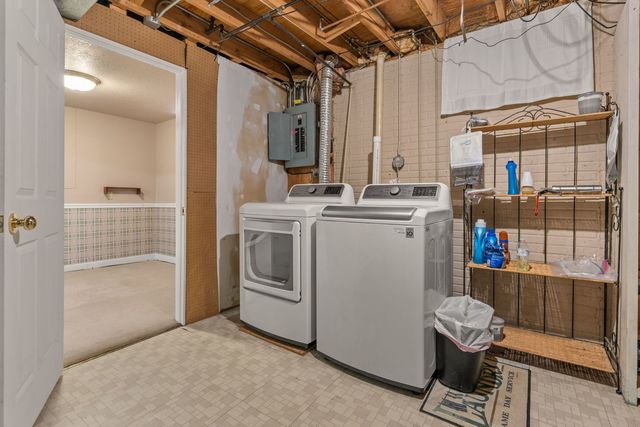 2331 E 33rd Street, Davenport, IA 52807