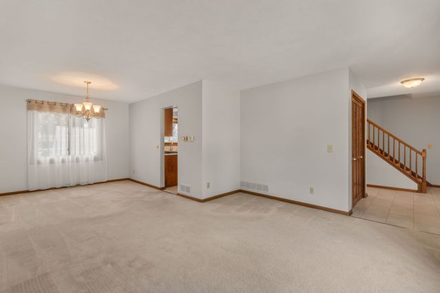 2331 E 33rd Street, Davenport, IA 52807