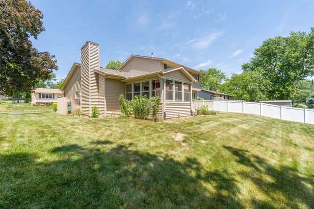 2331 E 33rd Street, Davenport, IA 52807