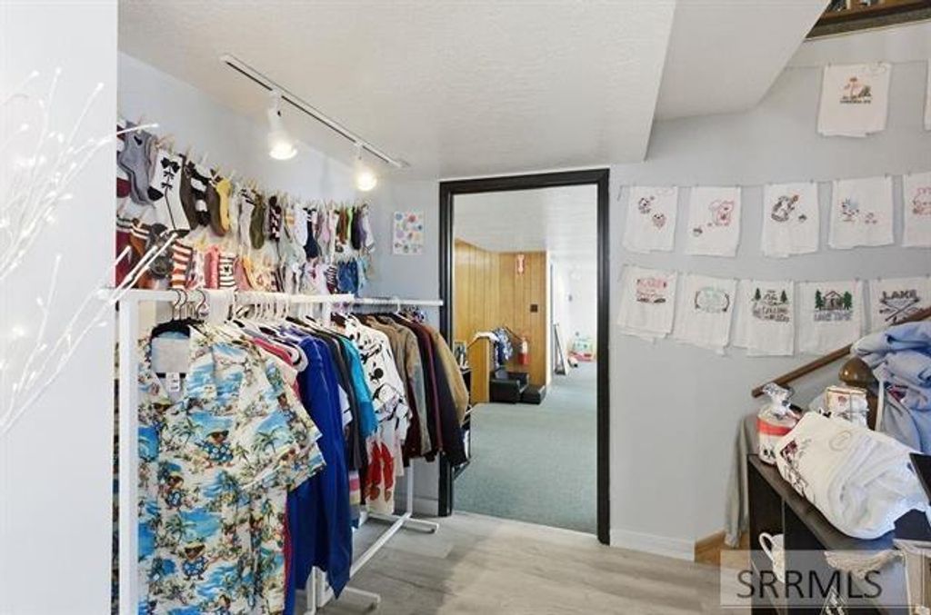 Image 12 of property listing at 17 E Center Street, Downey, ID 83234