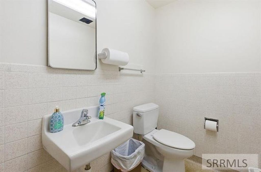 Image 15 of property listing at 17 E Center Street, Downey, ID 83234