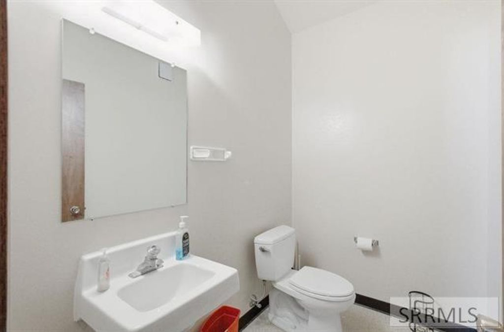 Image 26 of property listing at 17 E Center Street, Downey, ID 83234