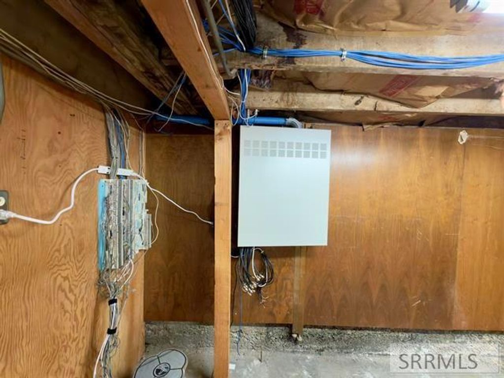 Image 32 of property listing at 17 E Center Street, Downey, ID 83234