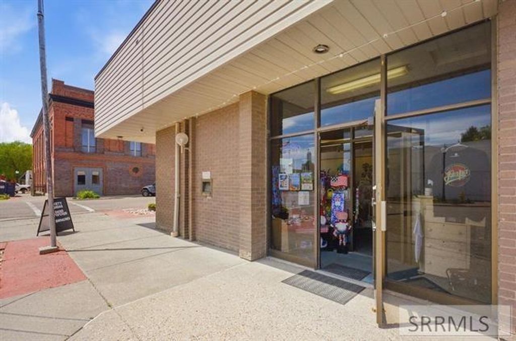 Image 4 of property listing at 17 E Center Street, Downey, ID 83234