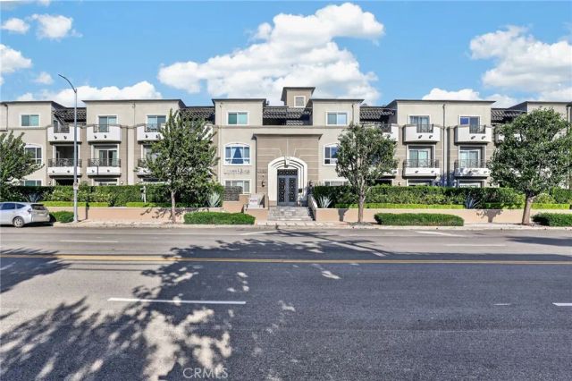 4424 Whitsett Avenue 303, Studio City, CA 91604