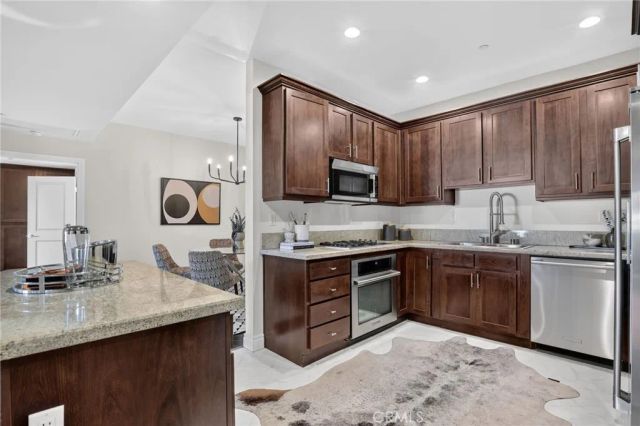 4424 Whitsett Avenue 303, Studio City, CA 91604