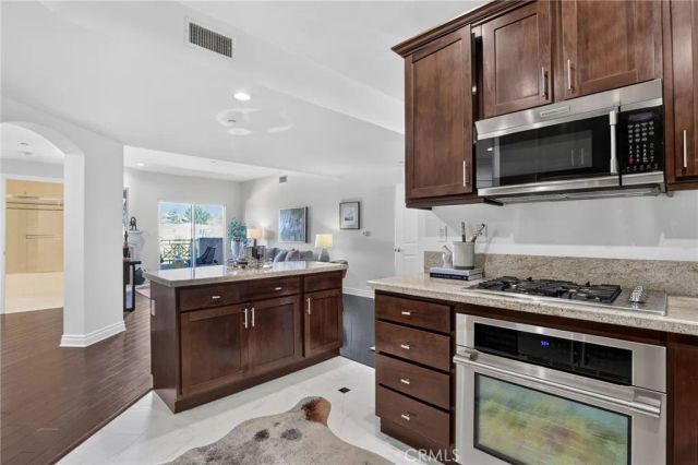 4424 Whitsett Avenue 303, Studio City, CA 91604
