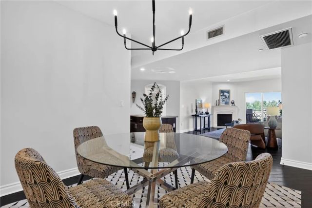 4424 Whitsett Avenue 303, Studio City, CA 91604