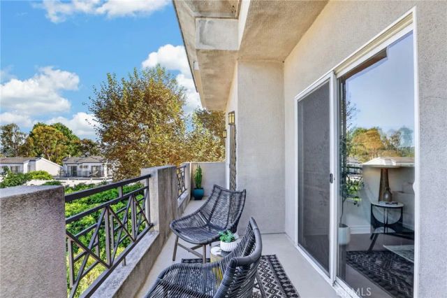 4424 Whitsett Avenue 303, Studio City, CA 91604
