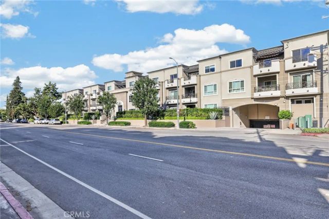 4424 Whitsett Avenue 303, Studio City, CA 91604