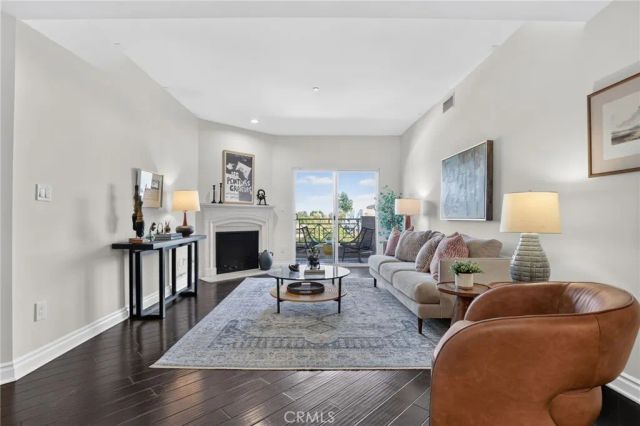 4424 Whitsett Avenue 303, Studio City, CA 91604