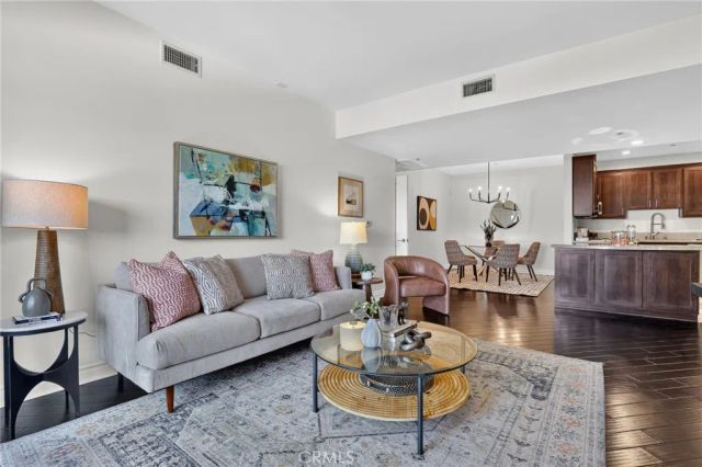 4424 Whitsett Avenue 303, Studio City, CA 91604