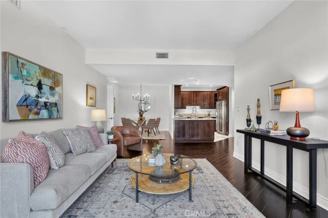 4424 Whitsett Avenue 303, Studio City, CA 91604