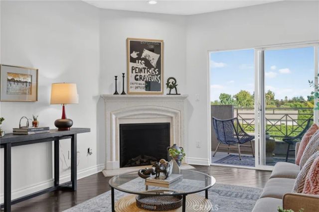 4424 Whitsett Avenue 303, Studio City, CA 91604