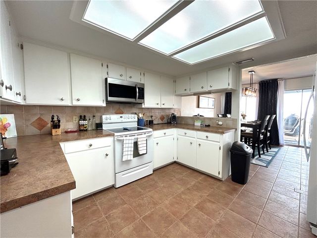 840 Cliff Dr 4, Portland, TX 78374
