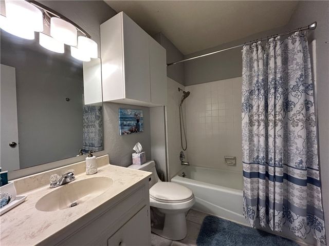 840 Cliff Dr 4, Portland, TX 78374
