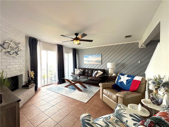 840 Cliff Dr 4, Portland, TX 78374