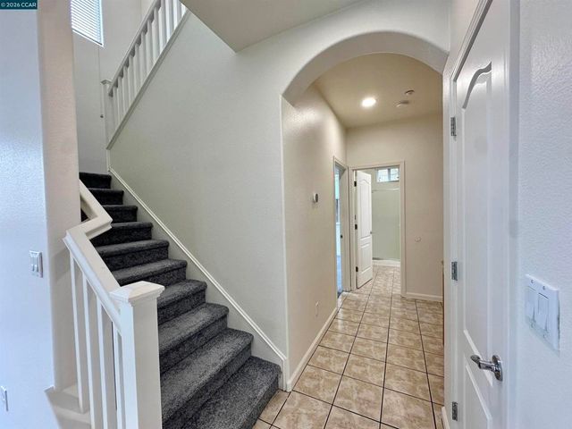 5024 5024 Escalon Cir, Richmond, CA 94803