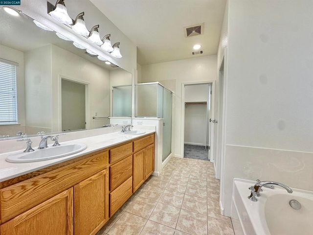 5024 5024 Escalon Cir, Richmond, CA 94803