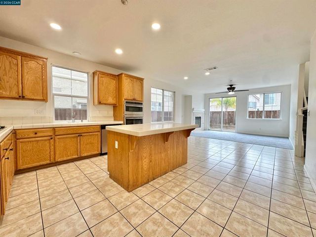 5024 5024 Escalon Cir, Richmond, CA 94803