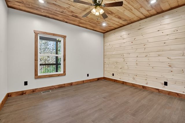 524 Old Hwy 5, Blue Ridge, GA 30513