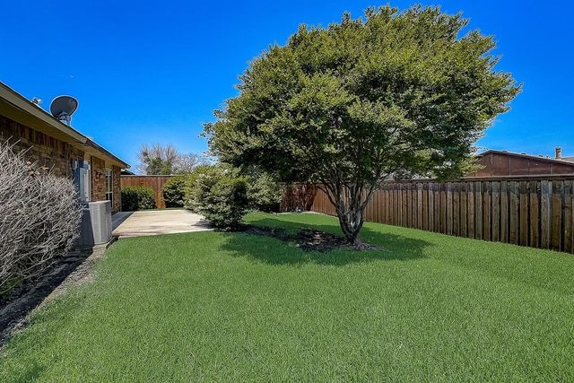 5501 Adams Drive, The Colony, TX 75056
