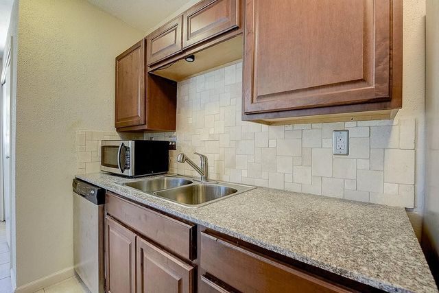 5501 Adams Drive, The Colony, TX 75056