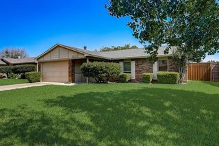 5501 Adams Drive, The Colony, TX 75056