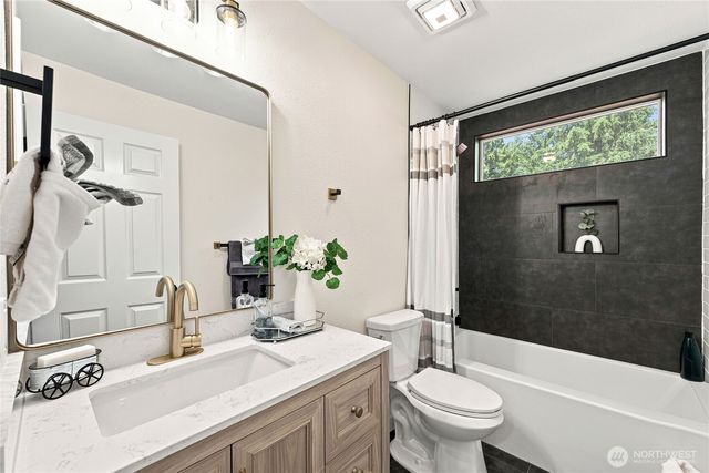 15717 97th Avenue Ct E, Puyallup, WA 98375