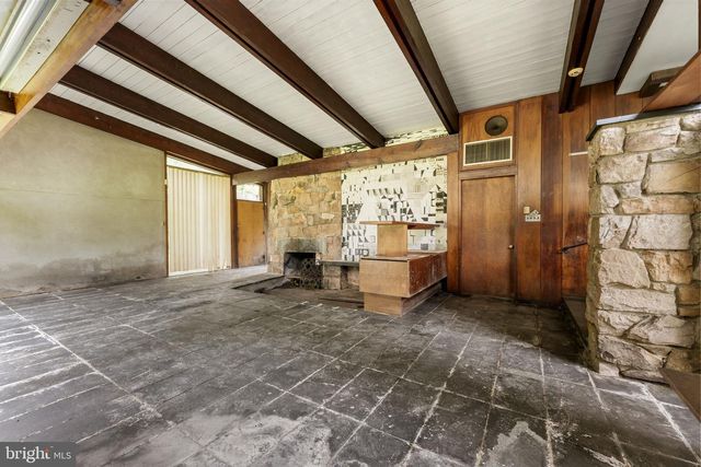 2935 WHITEHALL RD, Norristown, PA 19403