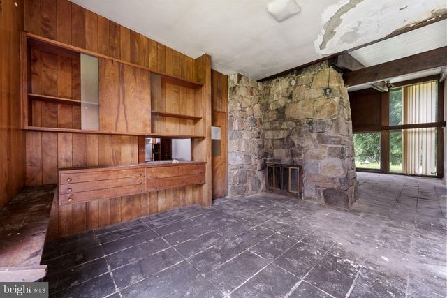 2935 WHITEHALL RD, Norristown, PA 19403